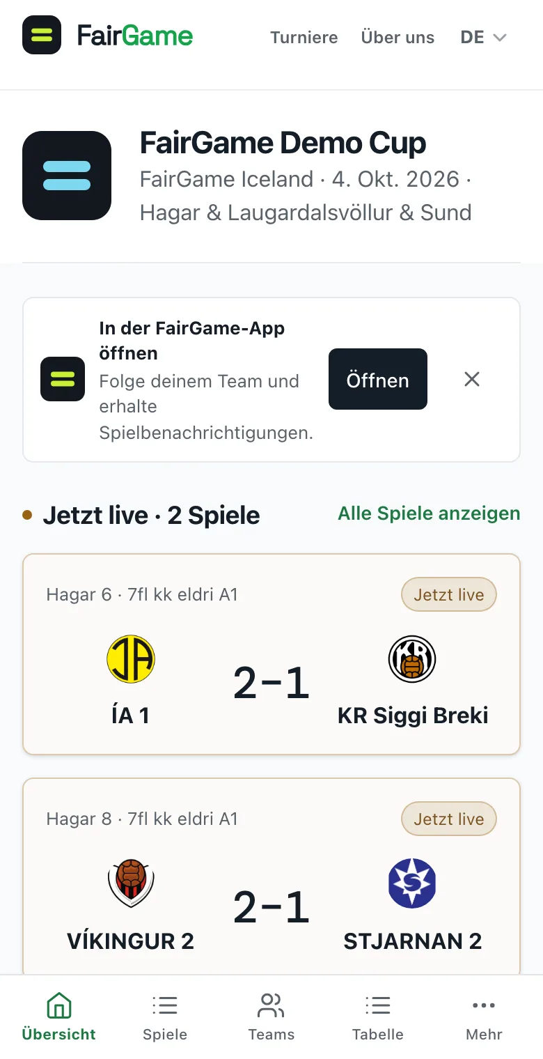 Ein veröffentlichtes Turnier auf einem Smartphone mit dem Banner „In der FairGame-App öffnen“ unter dem Turnierkopfbereich.