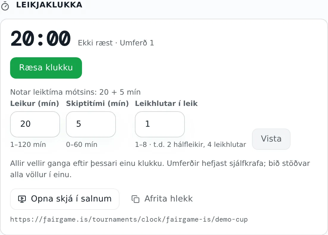 Spjaldið Leikjaklukka áður en dagurinn hefst: lengd leiks og skiptitíma tekin úr tímasetningu leikja mótsins, reiturinn fyrir leikhluta og hnappurinn Ræsa klukku.