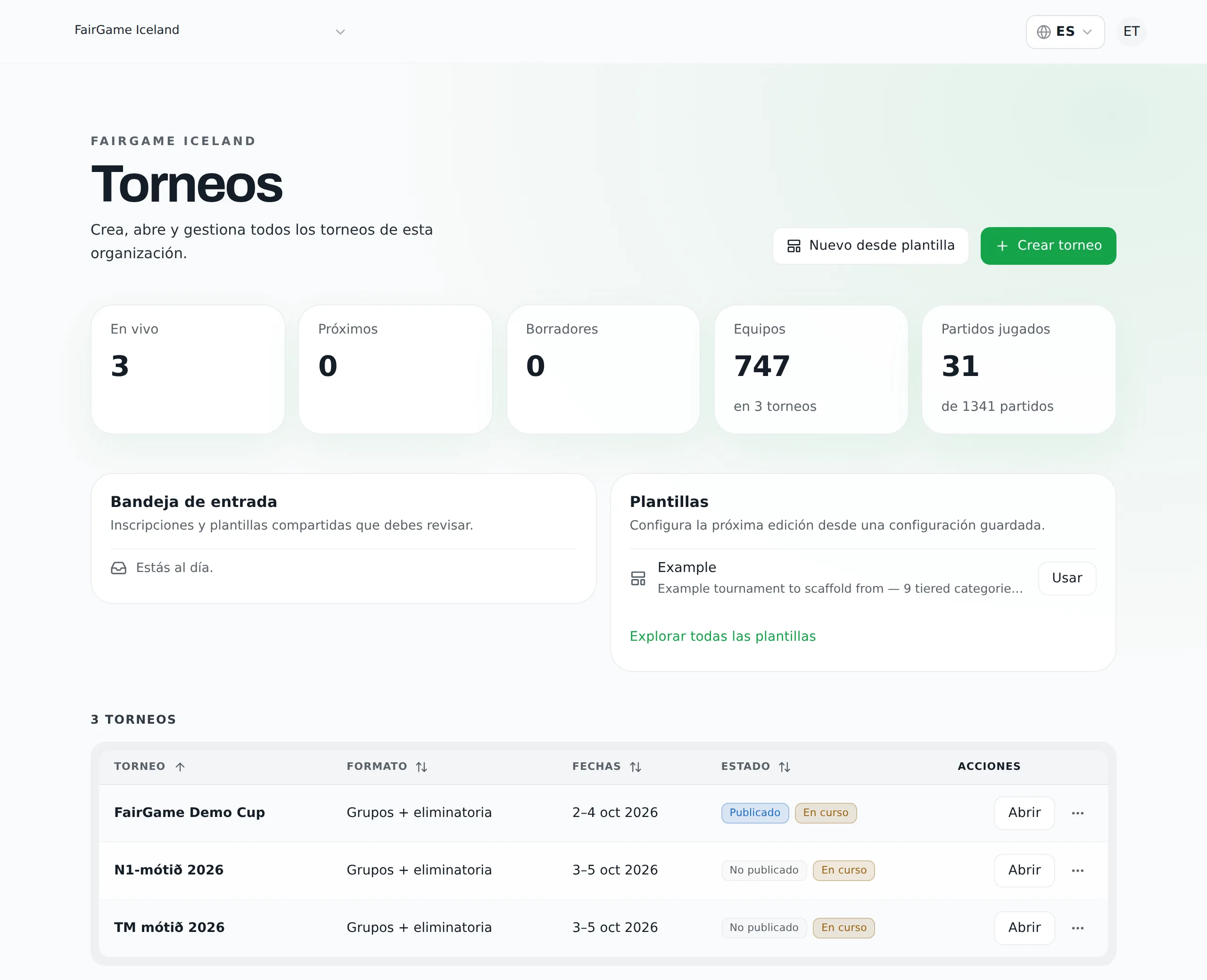 La lista de torneos con distintivos de estado y bandeja de entrada.
